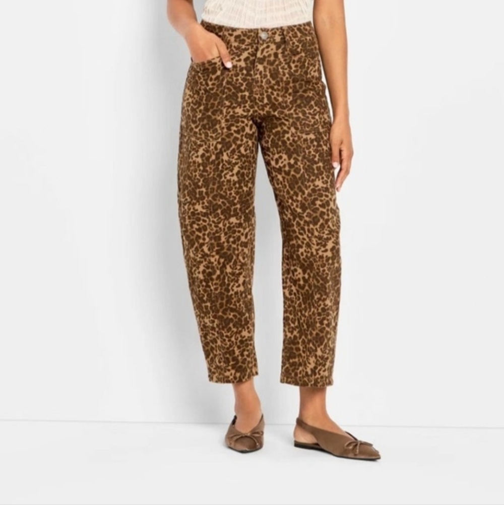 Chic Brown And Tan Leopard Print Cropped Barrel Jeans Size 0 NWT - Picture 2 of 6